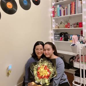 Meet your Posher, Vân